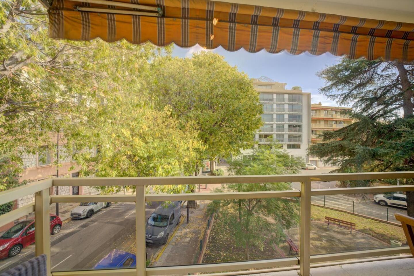 Elegant Apt W/2 Terraces/Mins To Beach & Shops Antibes Exterior photo