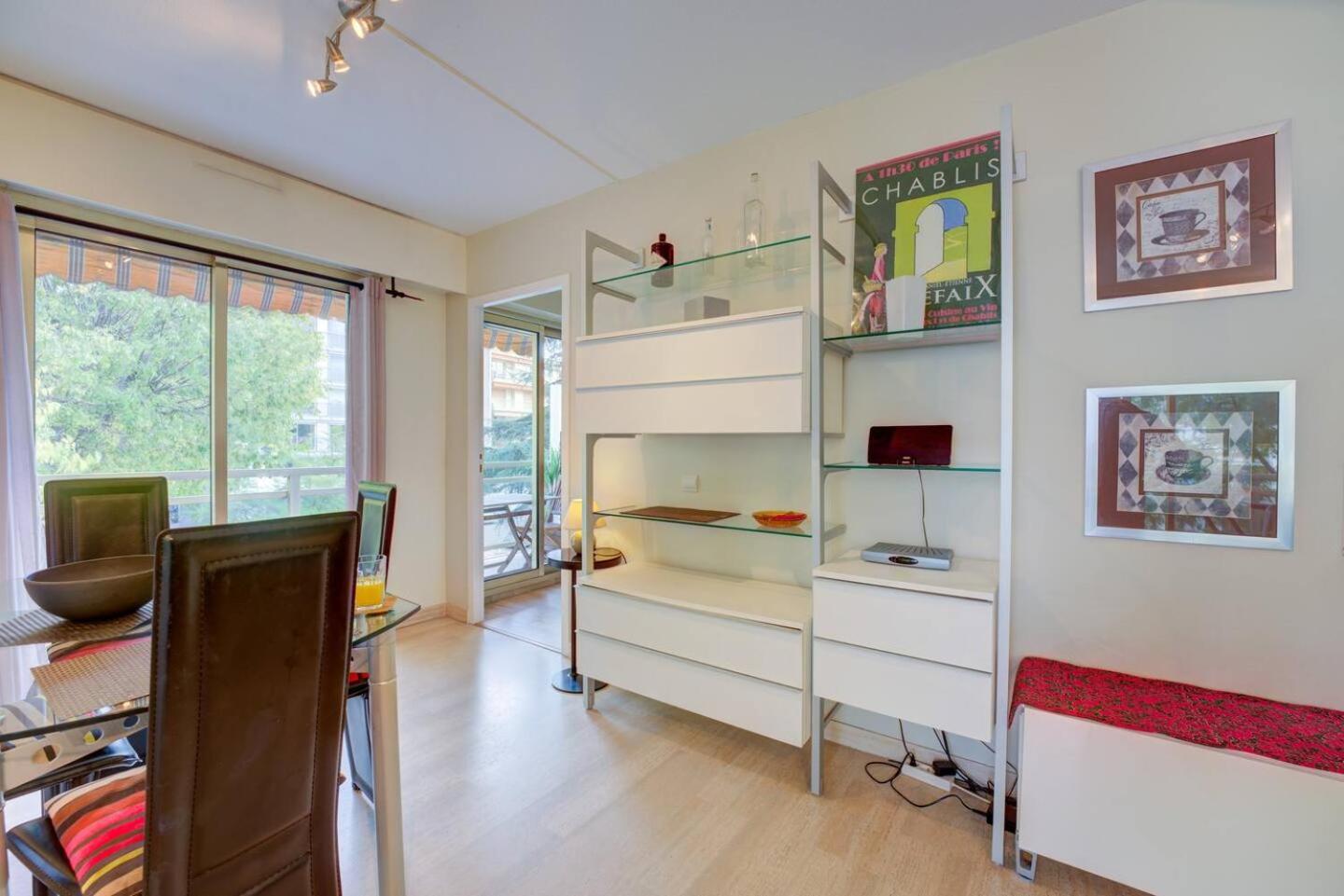 Elegant Apt W/2 Terraces/Mins To Beach & Shops Antibes Exterior photo